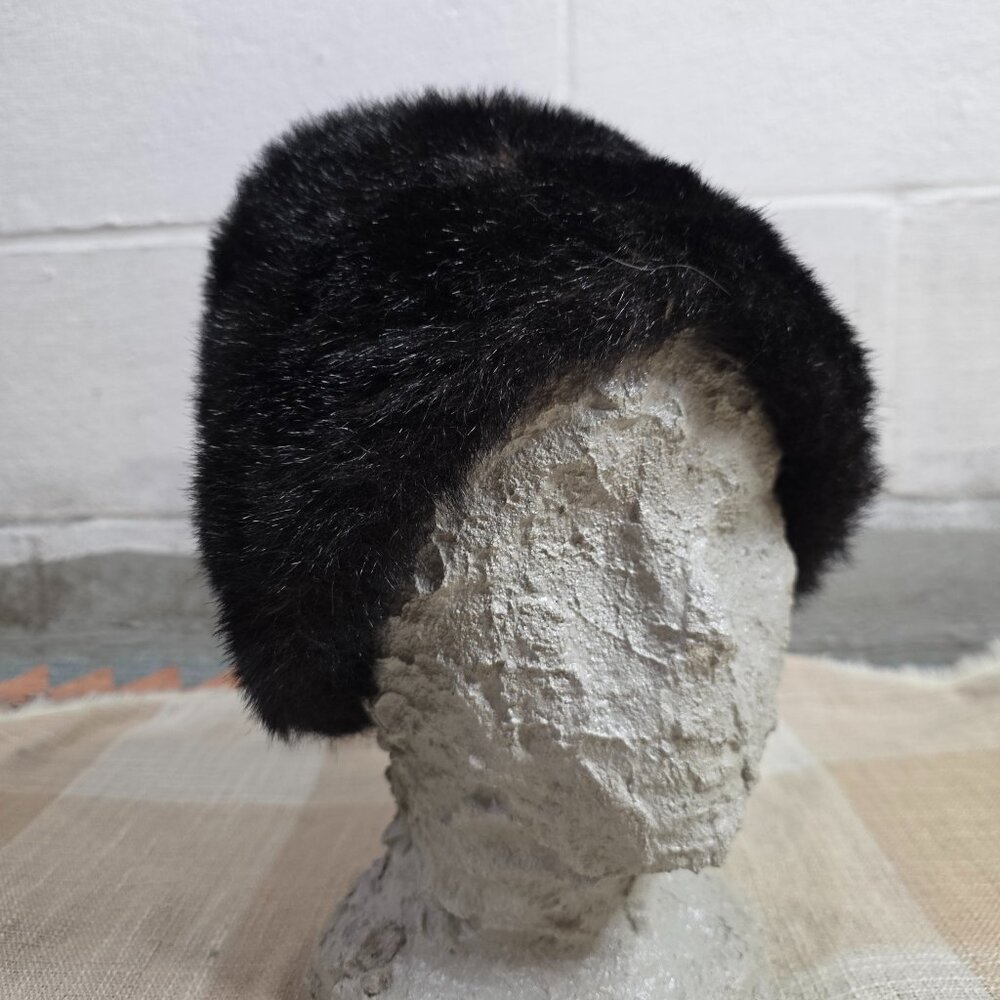 Vintage Mobwife Preppy Office Siren Skibunny Poetcore Operacore Black Fur Hat